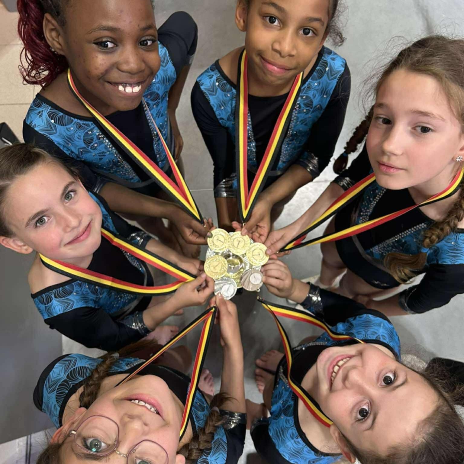 photo ethique filles médailles